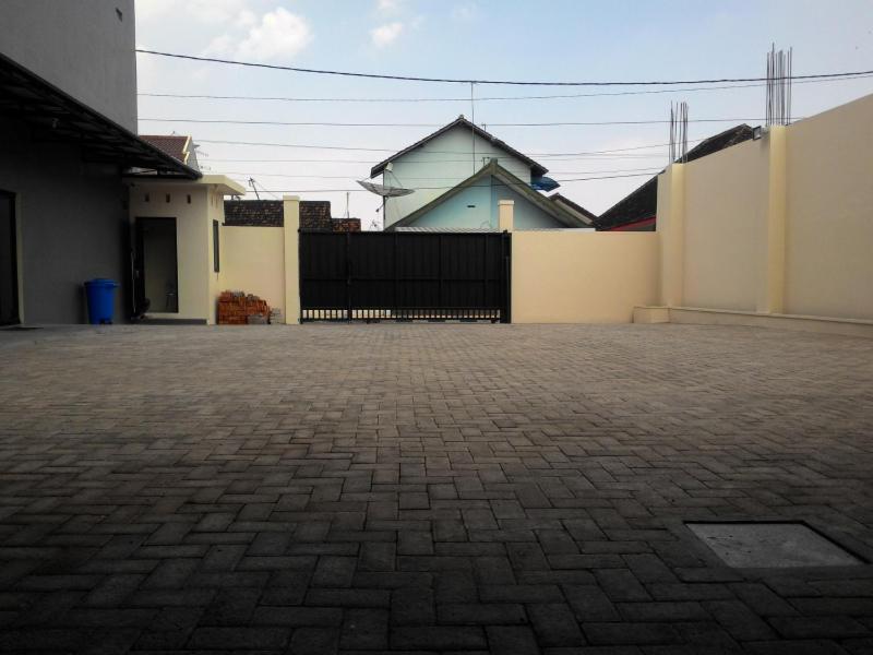 Dekost Madiun Hotel Kültér fotó