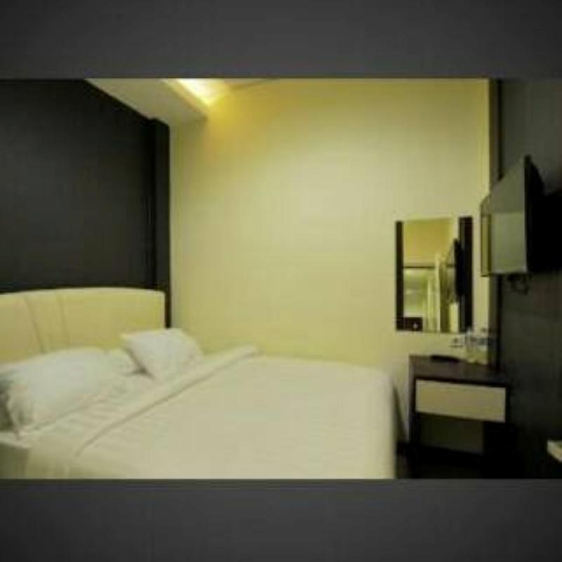 Dekost Madiun Hotel Kültér fotó